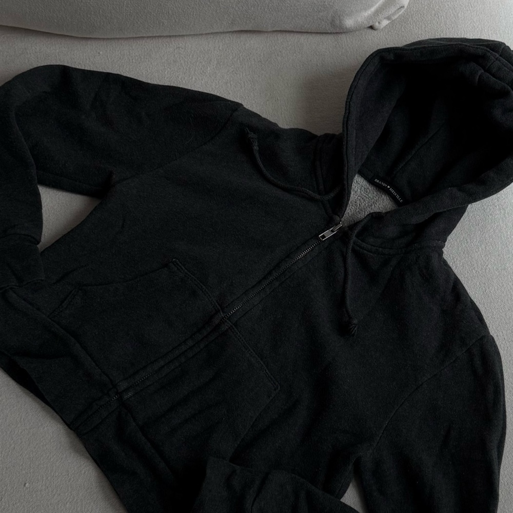 Brandy Melville charcol grey cropped Zip-Up Hoodie